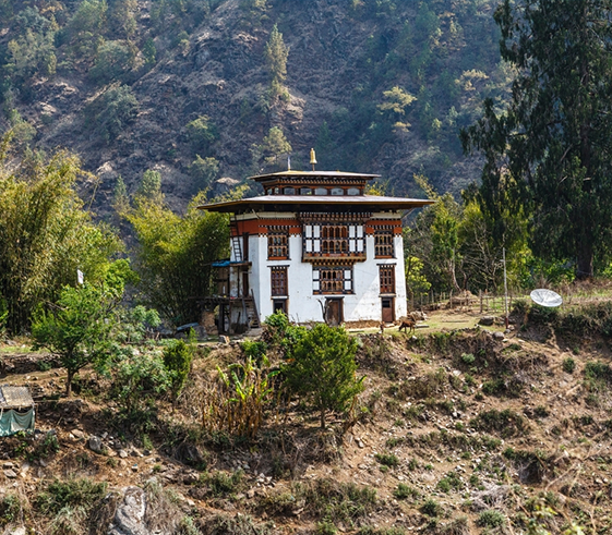 Towards ancient capital of Bhutan, Punakha (1,300m/4,500ft)